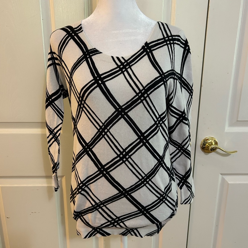 Banana Republic white & black check sweater, Medium